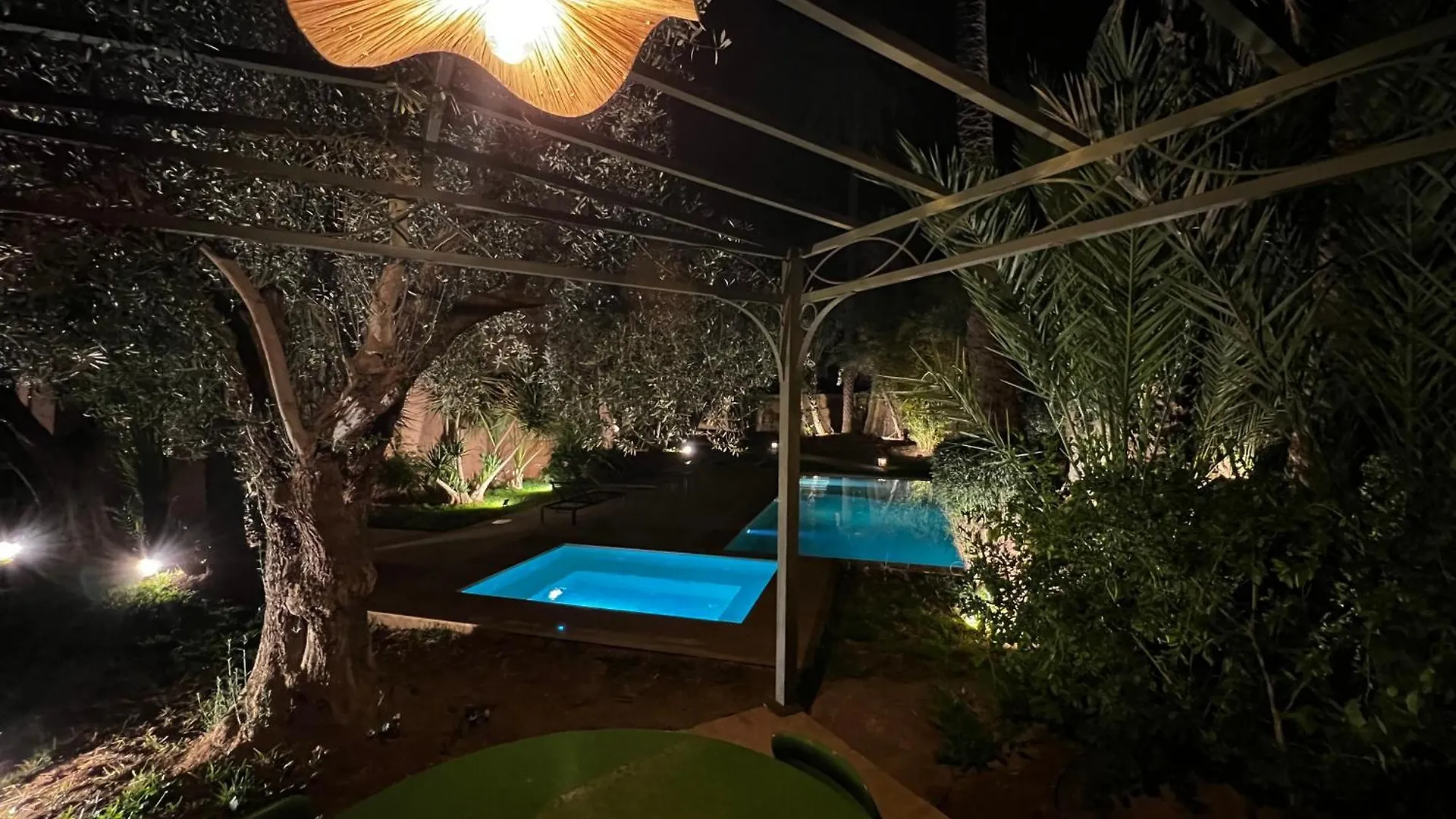 Villa Kasbah De Luxe, Piscine Et Jacuzzi Chauffes, Jardin Tropical Marrakesh