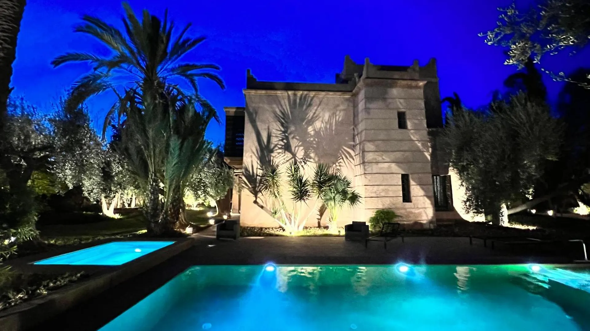 Villa Kasbah De Luxe, Piscine Et Jacuzzi Chauffes, Jardin Tropical Marrakesh