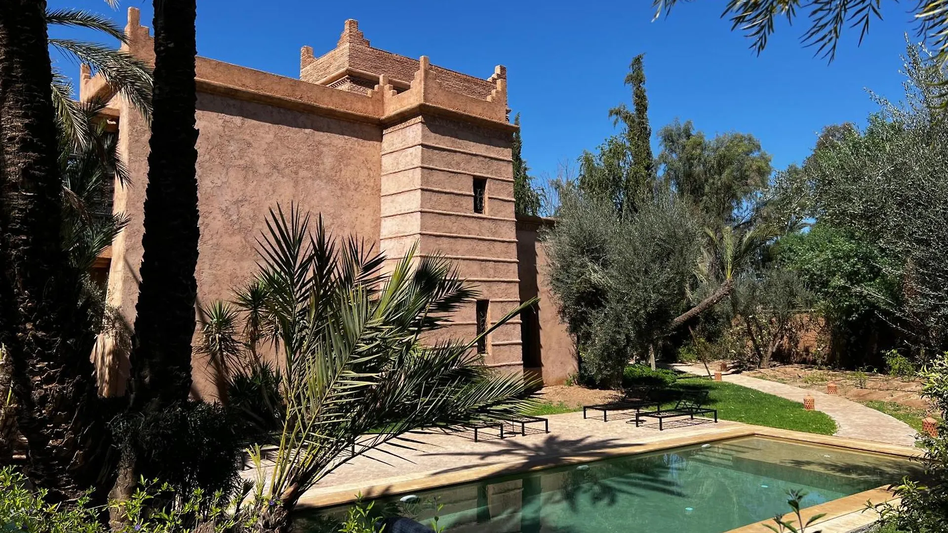 Villa Kasbah De Luxe, Piscine Et Jacuzzi Chauffes, Jardin Tropical Marrakesh