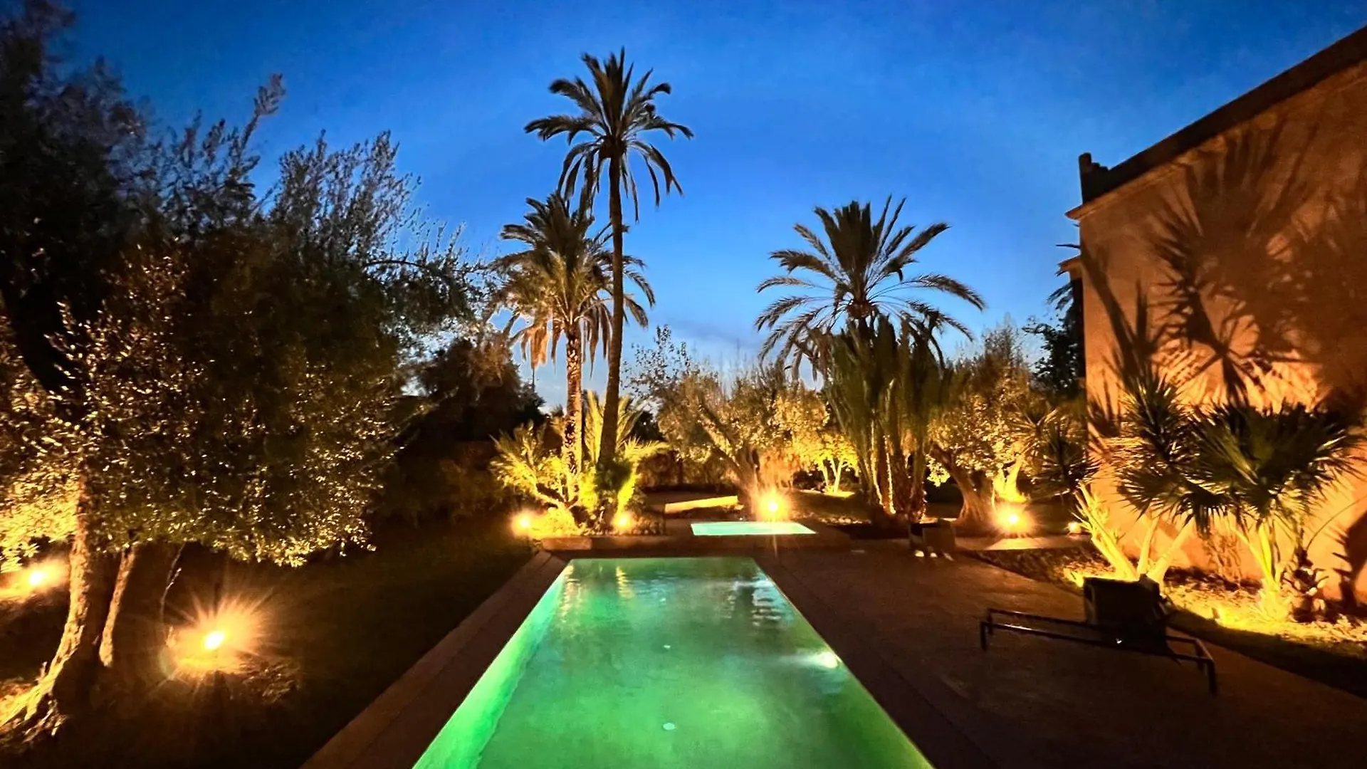 Villa Kasbah De Luxe, Piscine Et Jacuzzi Chauffes, Jardin Tropical Marrakesh