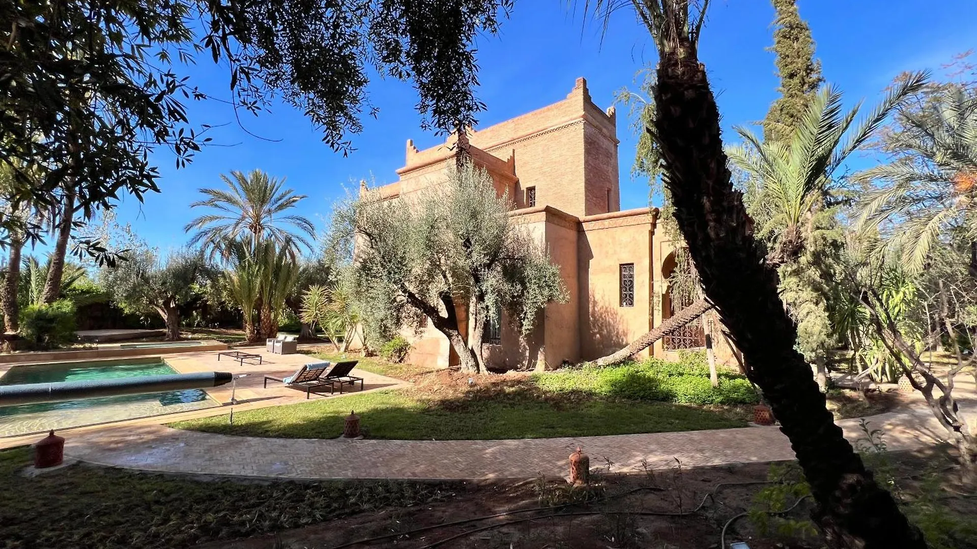 Villa Kasbah De Luxe, Piscine Et Jacuzzi Chauffes, Jardin Tropical Marrakesh