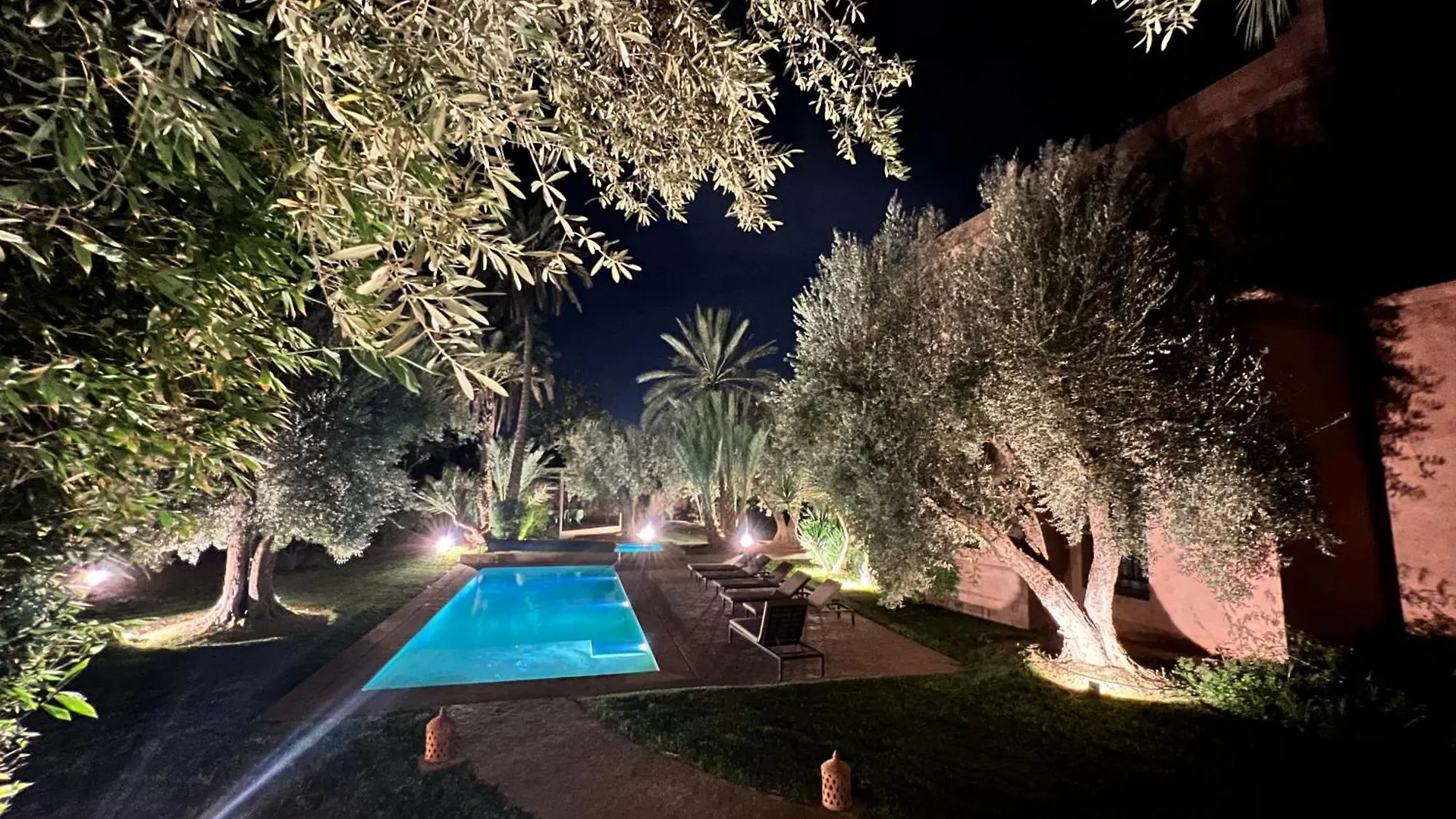 Villa Kasbah De Luxe, Piscine Et Jacuzzi Chauffes, Jardin Tropical Marrakesh